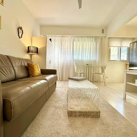 2 Pieces Centre Proche Palais *