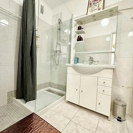2 Pieces Centre Proche Palais Apartment