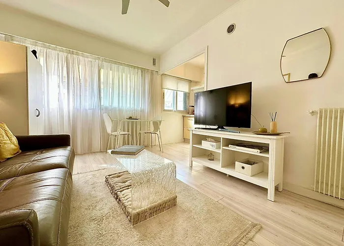 Magnifique Cosy A 5mn Du Fameux Palais Du Festival Et Ses Plages Apartment *